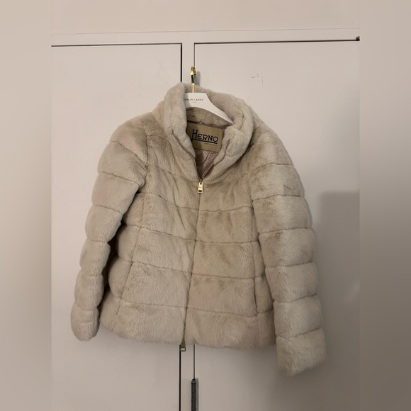 Herno Beige Cream Faux Fur Teddy Down Lady Cape Jacket Size 46 US 10 - Picture 6 of 6